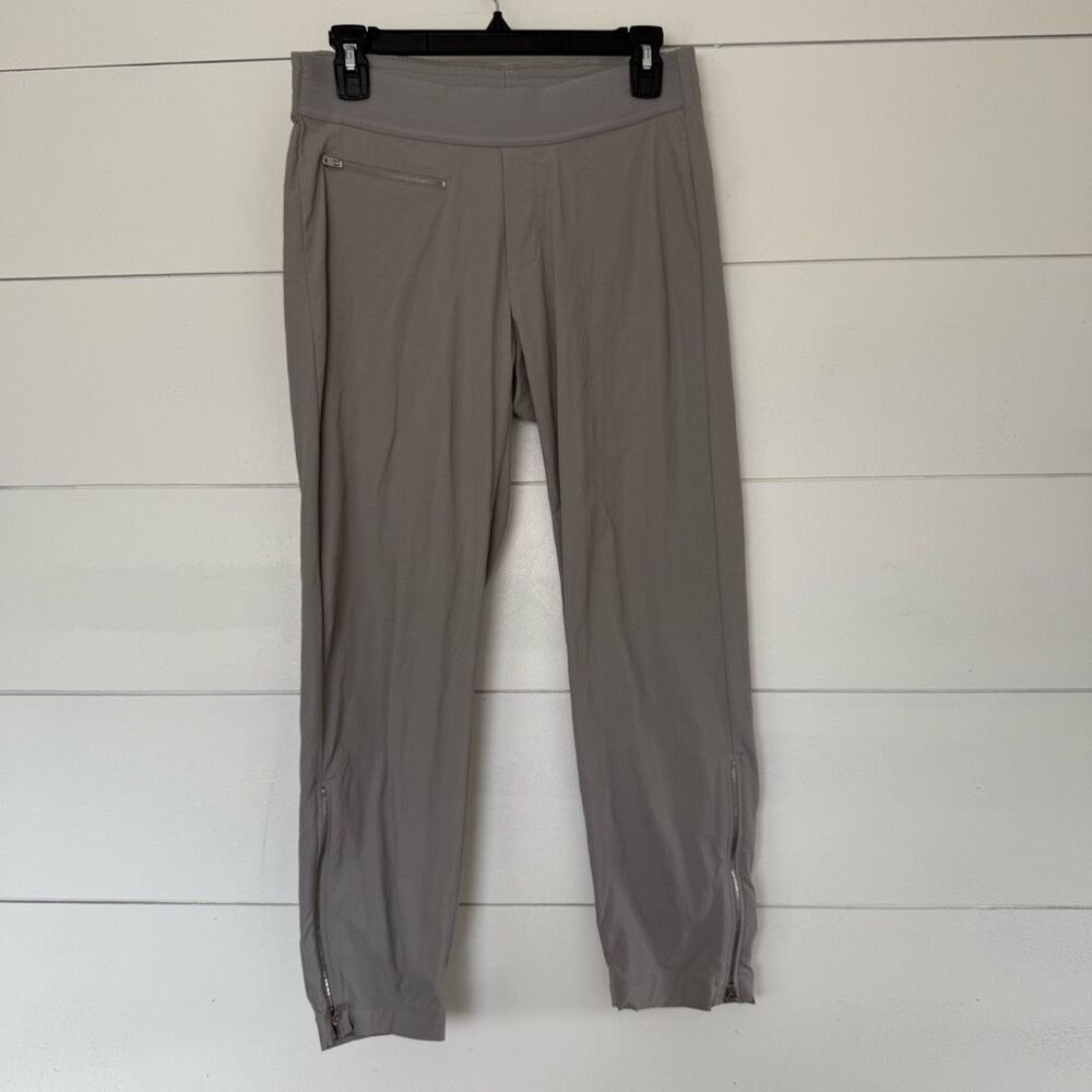 Athleta Women’s 4 Trekkie Crop Pants Gray
